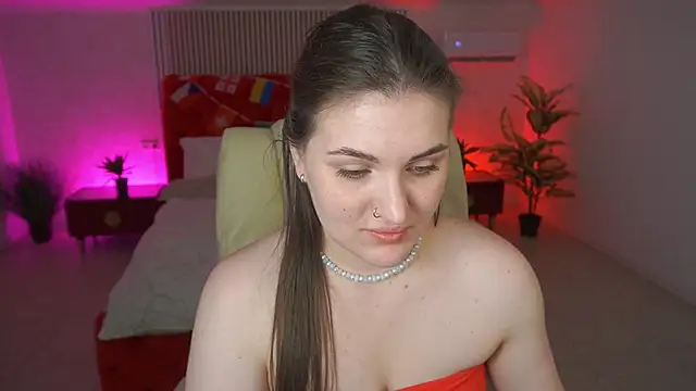 Snapshot of EmmyCharmm chatting on July 19, 2026, 6:33 am EmmyCharmm online show from July 19, 2026, 6:33 am