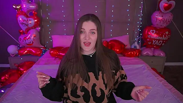 Snapshot of EmmyCharmm chatting on February 13, 2026, 6:57 am EmmyCharmm online show from February 13, 2026, 6:57 am