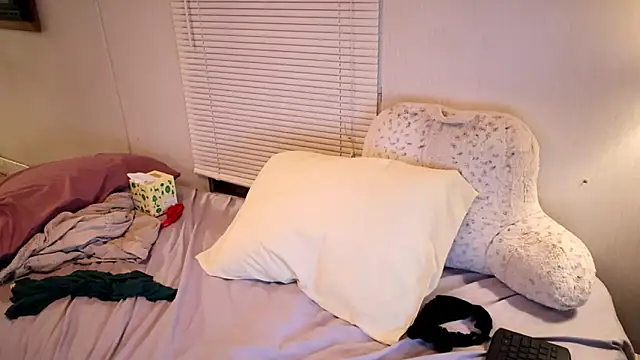 Snapshot of xxpixeyxx chatting on September 30, 2025, 3:34 am xxpixeyxx online show from September 30, 2025, 3:34 am