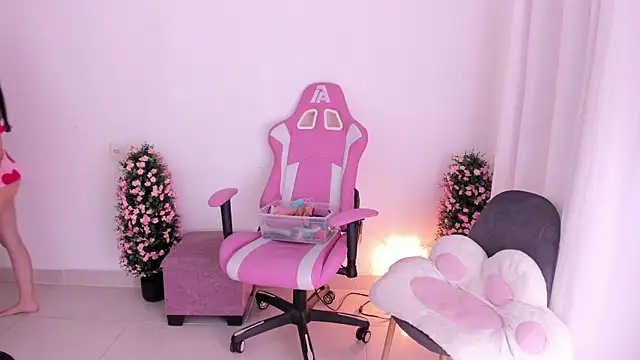 Snapshot of keissy_rincon_ chatting on November 12, 2025, 10:46 pm keissy rincon online show from November 12, 2025, 10:46 pm