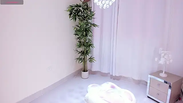 keissy rincon  online show from April 15, 2026, 10:43 pm