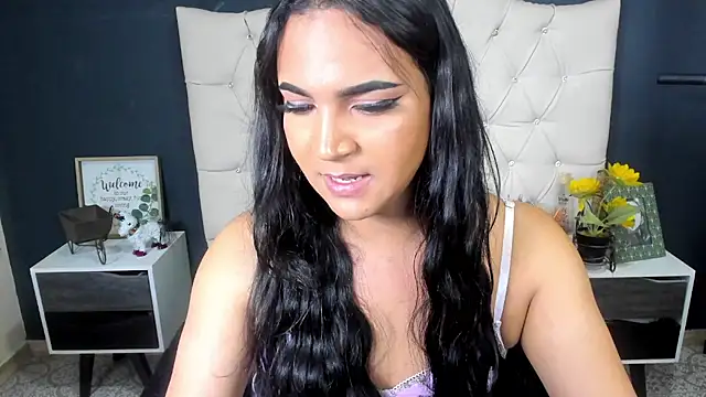 Snapshot of Andrys_ chatting on February 17, 2025, 7:33 pm Andrys online show from February 17, 2025, 7:33 pm