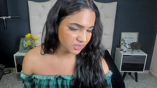 Snapshot of Andrys_ chatting on February 19, 2025, 8:41 pm Andrys online show from February 19, 2025, 8:41 pm