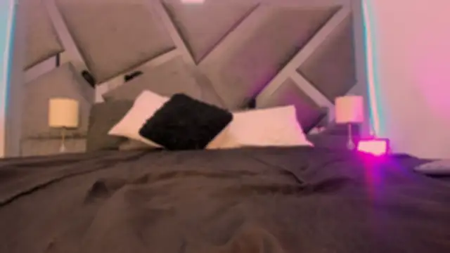 JulietaHazze online show from September 25, 2025, 3:45 am