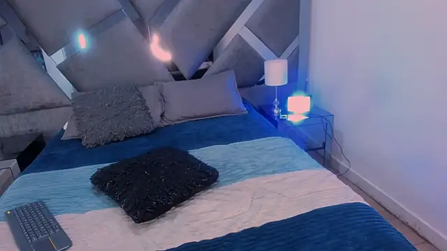 JulietaHazze online show from October 3, 2025, 3:52 am