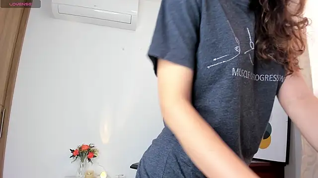 Snapshot of amara_falcon chatting on November 11, 2025, 1:50 pm amara falcon online show from November 11, 2025, 1:50 pm