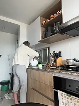 Ameellie online show from December 14, 2025, 4:12 pm