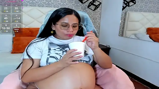 Snapshot of BiancaFlower chatting on December 2, 2024, 7:55 pm BiancaFlower online show from December 2, 2024, 7:55 pm