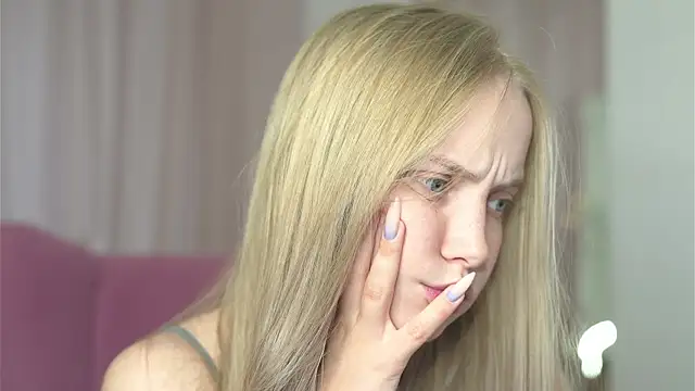 Snapshot of _Appr0ved_ chatting on October 5, 2025, 7:21 am Appr0ved online show from October 5, 2025, 7:21 am