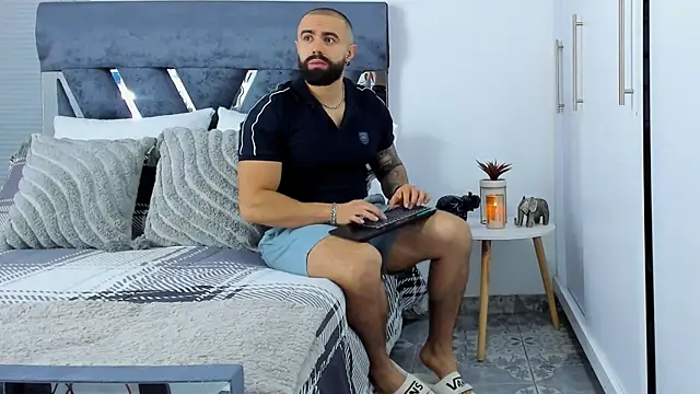 Zack Froone online show from November 15, 2025, 3:27 pm