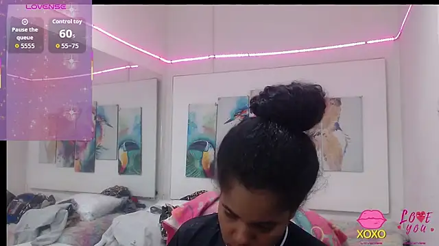 alegriamartinez online show from October 28, 2025, 7:35 pm