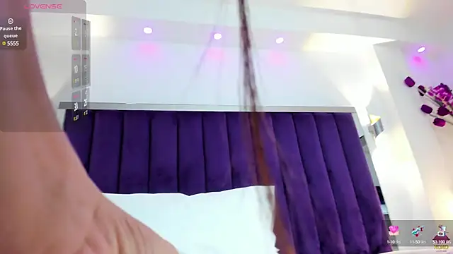 Snapshot of SaraRiley chatting on February 4, 2025, 11:06 pm SaraRiley online show from February 4, 2025, 11:06 pm