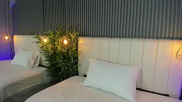 SaraRiley online show from November 26, 2025, 10:32 pm