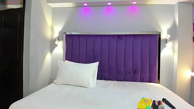 Snapshot of SaraRiley chatting on September 10, 2025, 10:42 pm SaraRiley online show from September 10, 2025, 10:42 pm