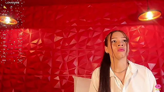 Snapshot of SaraRiley chatting on September 28, 2025, 11:01 pm SaraRiley online show from September 28, 2025, 11:01 pm