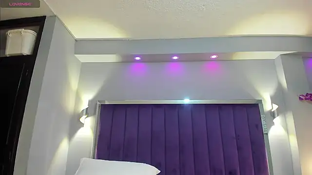 Snapshot of SaraRiley chatting on October 20, 2025, 10:32 pm SaraRiley online show from October 20, 2025, 10:32 pm