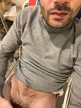 Snapshot of athenphysics chatting on January 2, 2025, 9:07 pm athenphysics online show from January 2, 2025, 9:07 pm