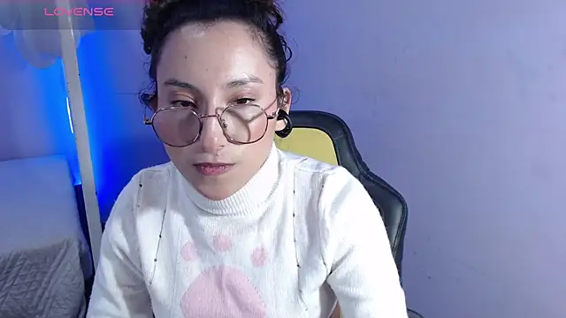 little  amy  online show from March 21, 2025, 3:33 am