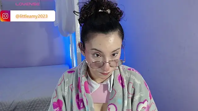 little  amy  online show from March 19, 2025, 9:48 pm