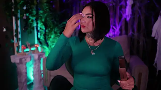 Snapshot of Kleeopatra_ chatting on October 9, 2025, 11:05 pm Kleeopatra  online show from October 9, 2025, 11:05 pm