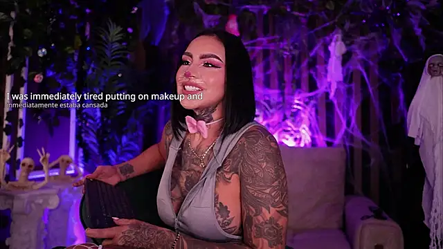 Snapshot of Kleeopatra_ chatting on October 18, 2025, 7:27 pm Kleeopatra  online show from October 18, 2025, 7:27 pm