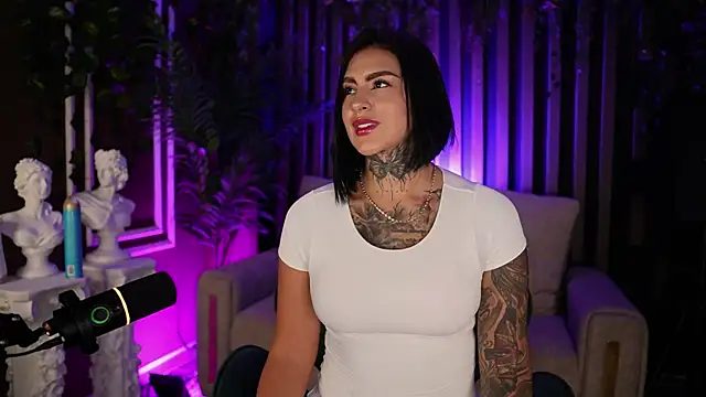 Snapshot of Kleeopatra_ chatting on September 30, 2025, 8:37 pm Kleeopatra  online show from September 30, 2025, 8:37 pm