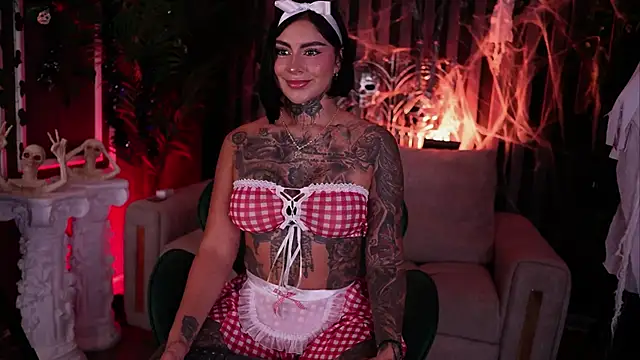 Snapshot of Kleeopatra_ chatting on October 17, 2025, 12:47 am Kleeopatra  online show from October 17, 2025, 12:47 am