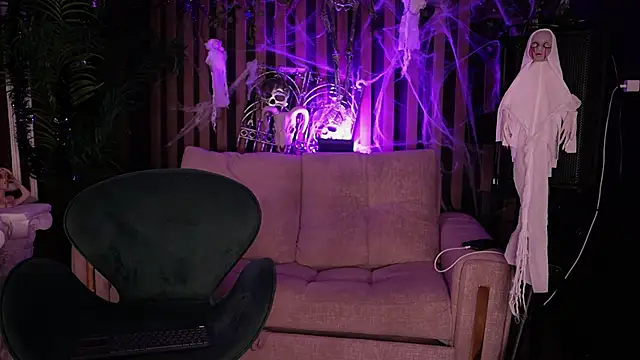 Snapshot of Kleeopatra_ chatting on October 20, 2025, 10:54 pm Kleeopatra  online show from October 20, 2025, 10:54 pm