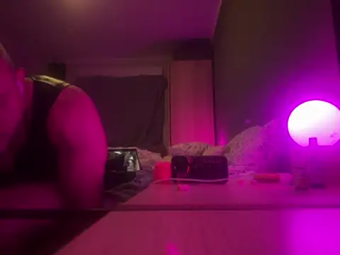 sissybitchx online show from February 22, 2026, 8:32 pm