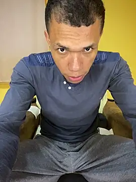 MoiseXxx 777 online show from September 10, 2025, 7:18 am