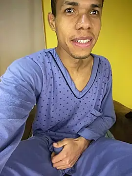 MoiseXxx 777 online show from September 19, 2025, 6:28 am