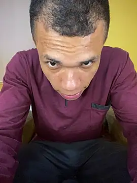 MoiseXxx 777 online show from October 18, 2025, 6:48 am