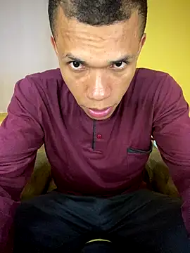 MoiseXxx 777 online show from October 17, 2025, 8:17 am