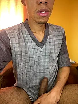 MoiseXxx 777 online show from October 24, 2025, 7:46 pm