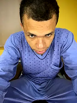 MoiseXxx 777 online show from September 17, 2025, 7:32 am