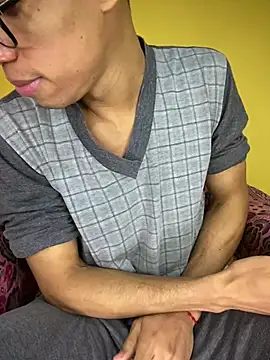 MoiseXxx 777 online show from February 8, 2025, 9:24 am