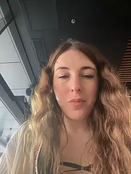 Snapshot of MommmyYummy chatting on November 11, 2025, 9:26 am MommmyYummy online show from November 11, 2025, 9:26 am