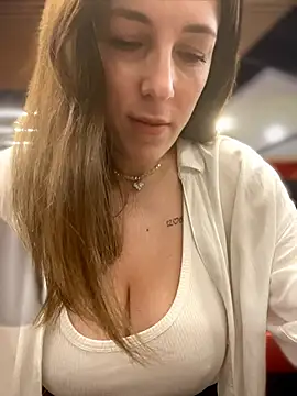 MommmyYummy online show from July 24, 2026, 2:02 pm