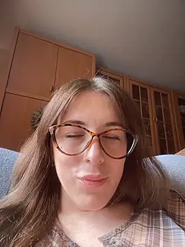 MommmyYummy online show from May 13, 2026, 11:06 am