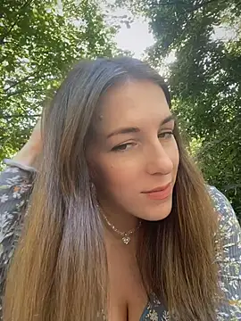 MommmyYummy online show from July 19, 2026, 12:02 pm
