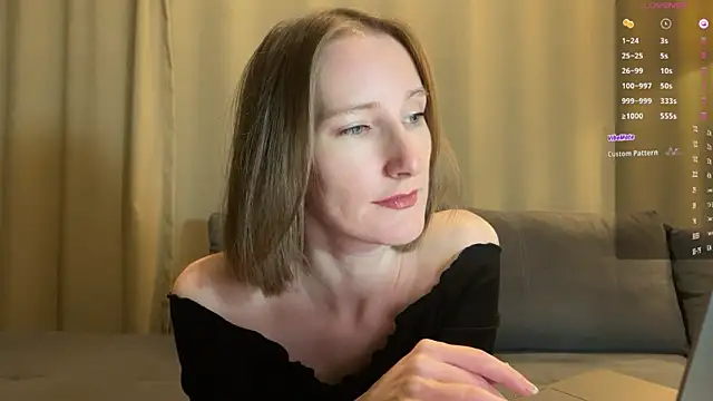 Snapshot of MonikaBos chatting on December 7, 2024, 10:45 pm MonikaBos online show from December 7, 2024, 10:45 pm