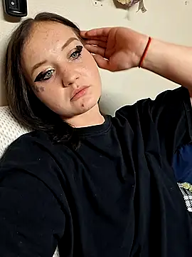 XxxonlyinexxX online show from September 18, 2025, 5:10 am