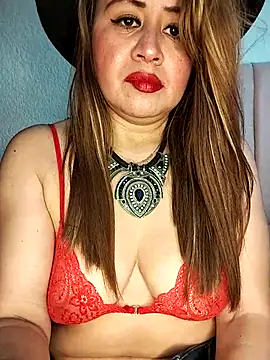 isabellacen online show from February 8, 2026, 9:01 pm