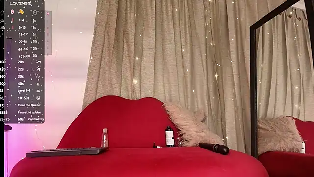 Natasha Wilde  online show from April 15, 2026, 12:27 am