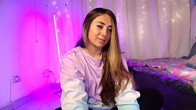 Natasha Wilde  online show from September 18, 2025, 10:46 pm