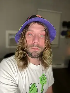 Snapshot of 4kUsh2Fashion0 chatting on January 24, 2025, 4:27 am 4kUsh2Fashion0 online show from January 24, 2025, 4:27 am