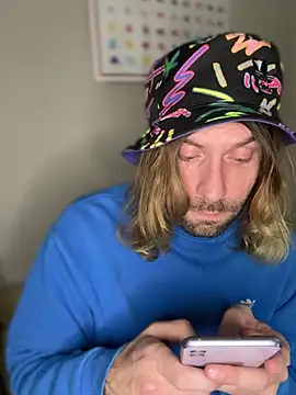 Snapshot of 4kUsh2Fashion0 chatting on January 22, 2025, 5:28 pm 4kUsh2Fashion0 online show from January 22, 2025, 5:28 pm