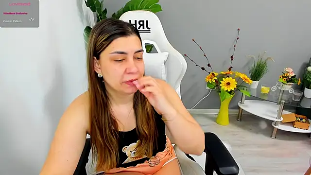 EveEvian online show from May 27, 2026, 11:28 am