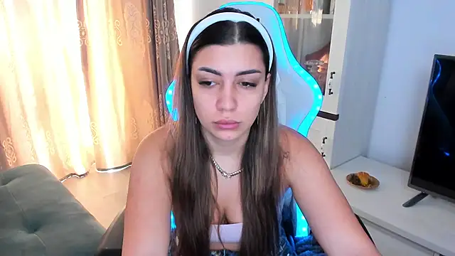 EveEvian online show from February 20, 2025, 11:09 am