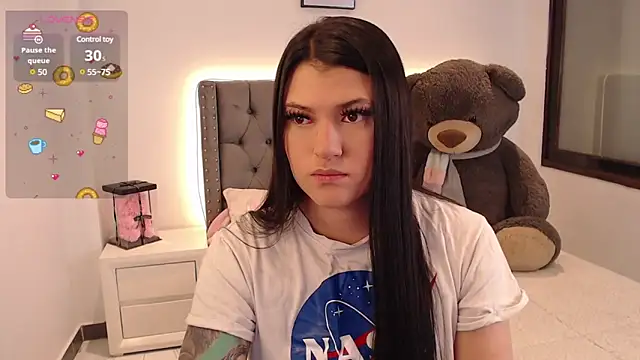 Snapshot of Nicols66 chatting on February 5, 2025, 11:50 pm Nicols66 online show from February 5, 2025, 11:50 pm